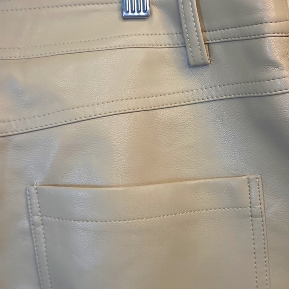 KNOW ONE CARE Tan High-Waisted Pants NEW SIZE LARGE. - Picture 6 of 13